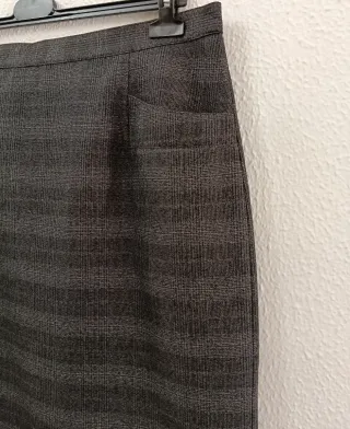 Falda gris cuadro gales Talla 54.