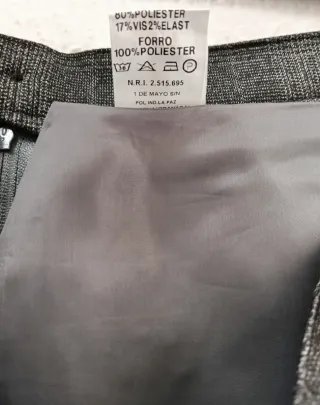 Falda gris cuadro gales Talla 54.