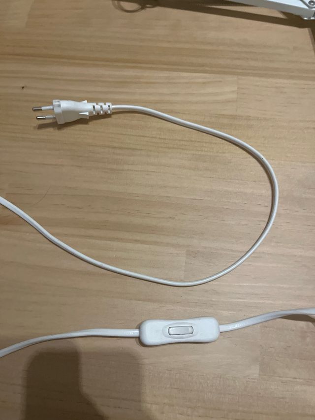 Lámpara de mesa articulada blanca