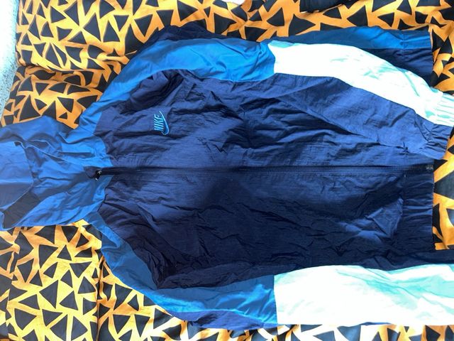 Chaqueta Nike Azul y Blanca