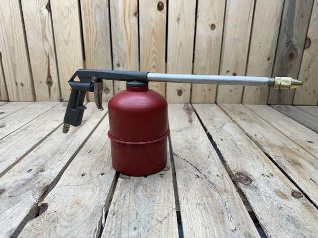 PISTOLA PETROLEAR NEUMÁTICA CON DEPÓSITO