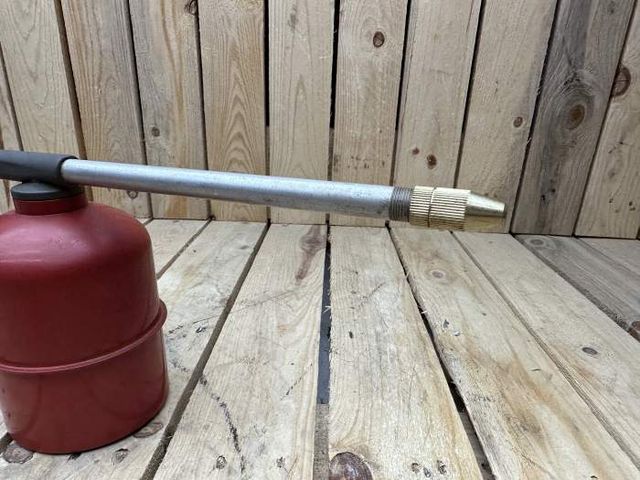 PISTOLA PETROLEAR NEUMÁTICA CON DEPÓSITO