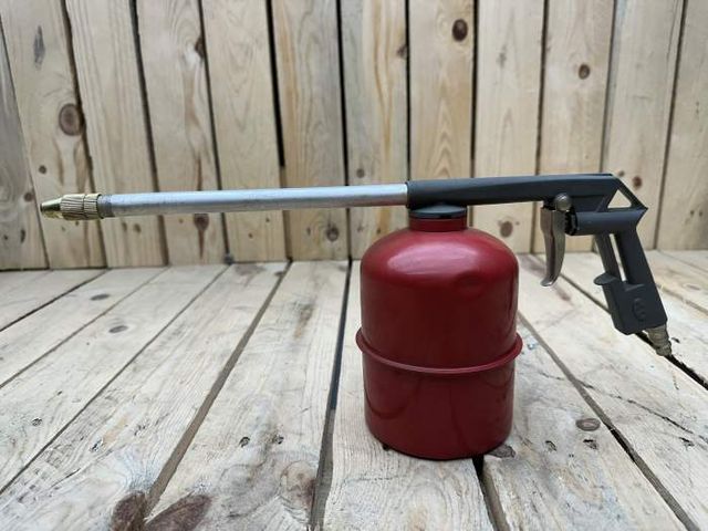 PISTOLA PETROLEAR NEUMÁTICA CON DEPÓSITO