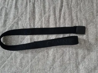 Cintura nera con fibbia