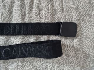 Cintura nera con fibbia