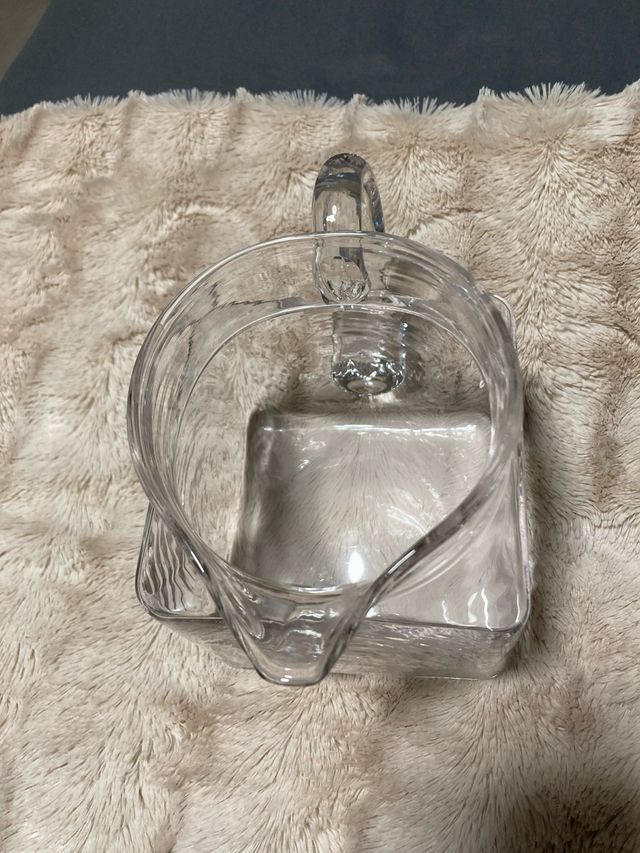 Jarra de cristal transparente