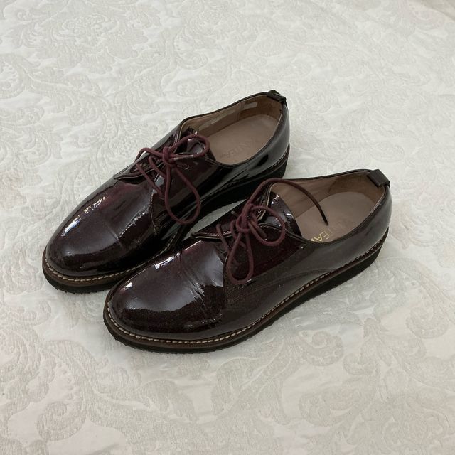 Zapatos Antea charol burdeos cordones T.36
