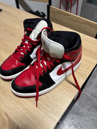 Zapatillas Air Jordan 1 Rojas y Negras