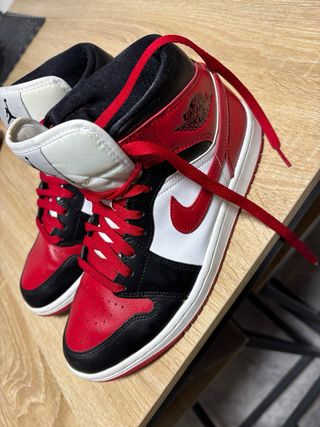 Zapatillas Air Jordan 1 Rojas y Negras