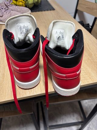 Zapatillas Air Jordan 1 Rojas y Negras