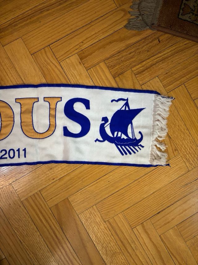 Bufanda Podemos Madrid/Barcelona Abril 2011