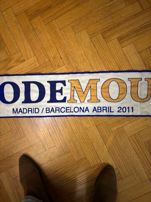 Bufanda Podemos Madrid/Barcelona Abril 2011