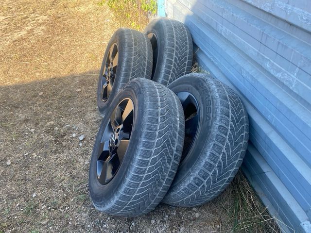 Llantas Mercedes 17” con neumáticos