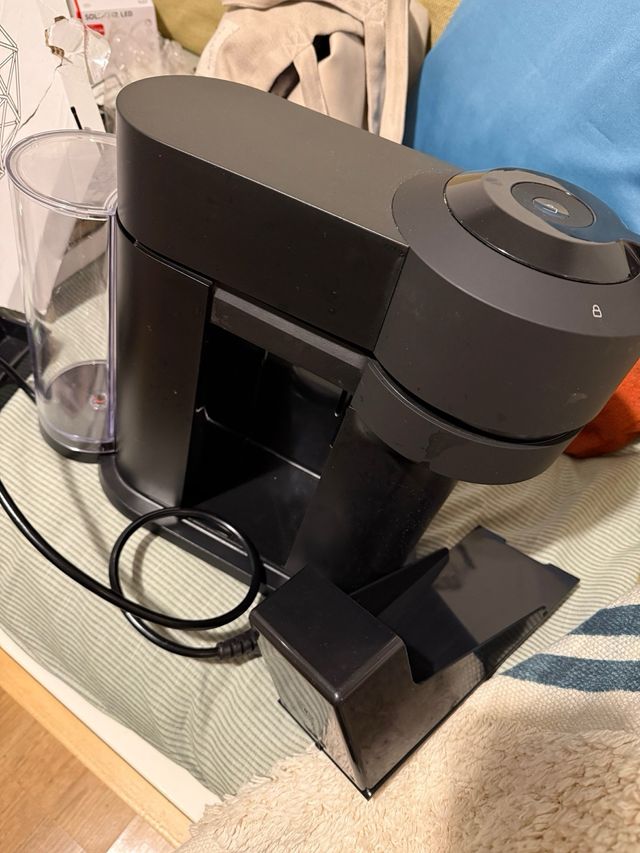 Cafetera Nespresso Vertuo Negra