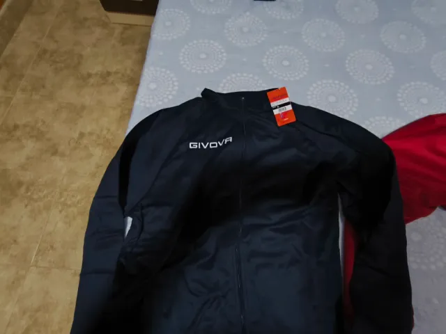 Chaqueta deportiva Givova negra talla 4xl