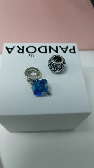 Lote 2 charm Pandora.