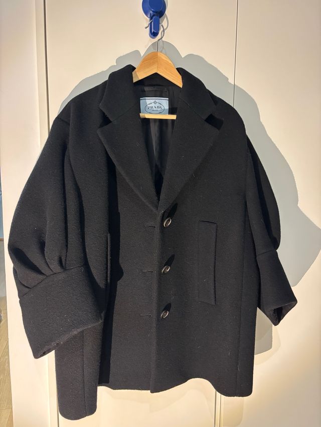 Abrigo Prada Negro