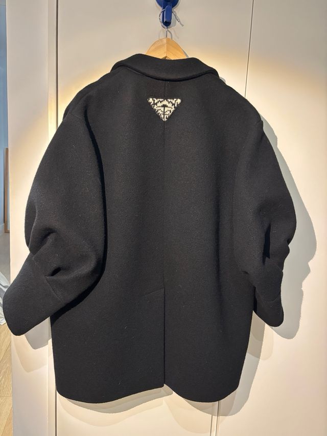 Abrigo Prada Negro
