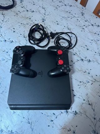 Ps4 Negra con 2 Mandos