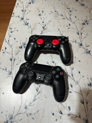 Ps4 Negra con 2 Mandos