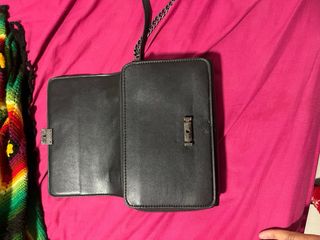 Bolso Negro Cadena