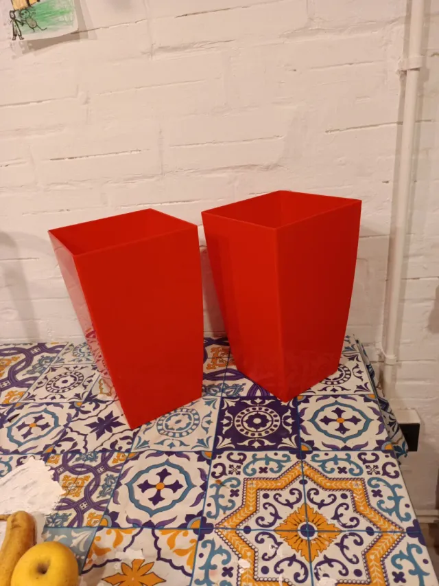 2 Cubos Rojos Papelera Maceta