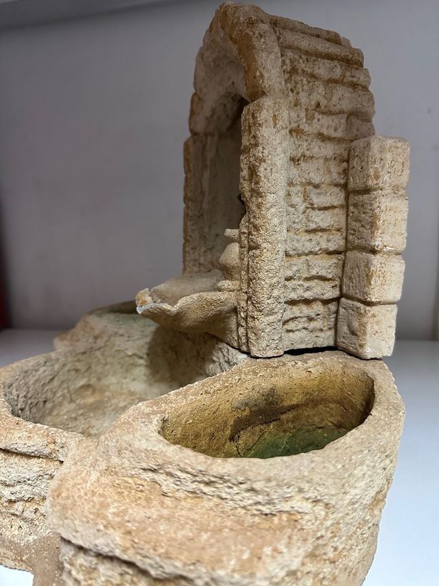 Fuente de piedra decorativa