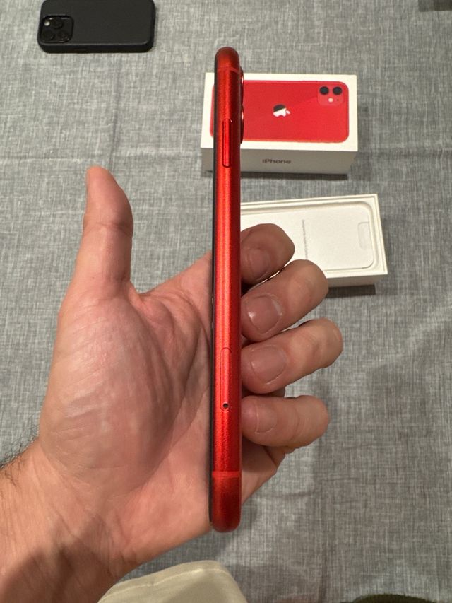 iPhone 11 128GB Rojo de fábrica- Caja y accesorios