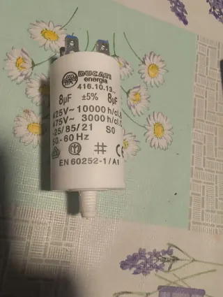 Condensador arranque motor de 8uF 425V