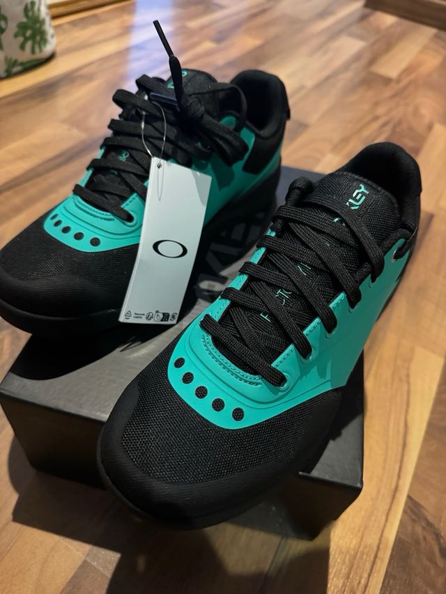 Zapatillas Oakley Nuevas a Estrenar