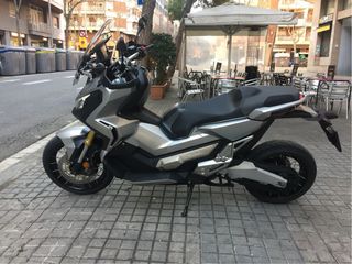 Honda Xadv 750 cc metalizada.