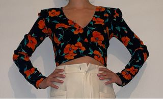 Top Zara floral manga larga