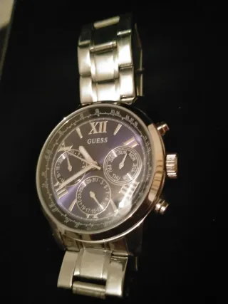 Reloj Guess Caballero Negro y Plateado