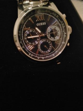 Reloj Guess Caballero Negro y Plateado