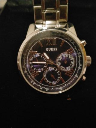 Reloj Guess Caballero Negro y Plateado