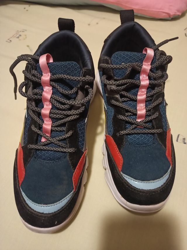 Tenis Zara Azul y Rojo