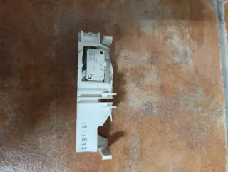 Microinterruptor Secadora AEG