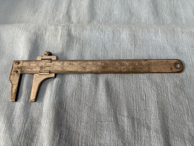 Calibre inglés antiguo