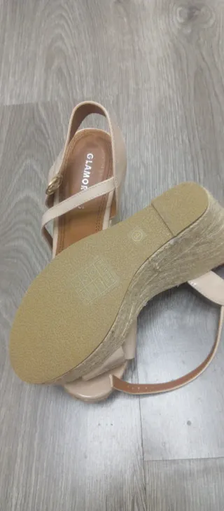 Sandalias Beige Tacon Ancho