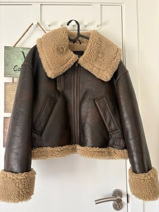 Abrigo efecto piel Zara Talla S