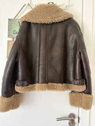 Abrigo efecto piel Zara Talla S