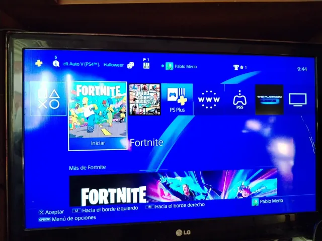 PS4 (PlayStation 4) Negra + Accesorios