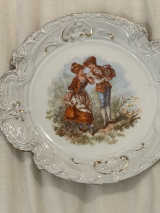 Piatti decorativi in porcellana vintage in coppia