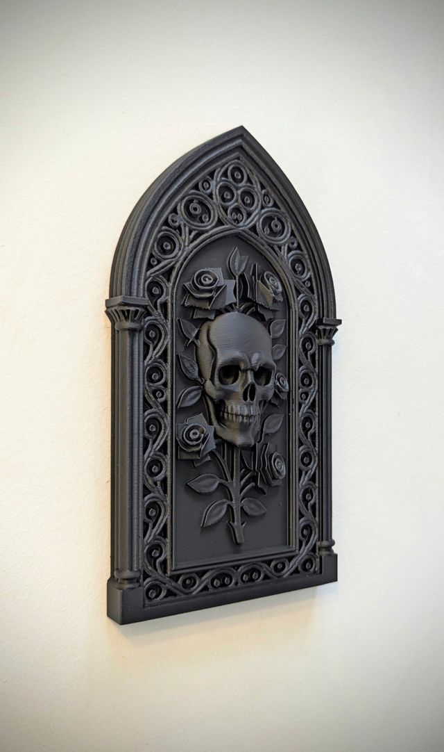 Caveira Gótica com Rosas Preta