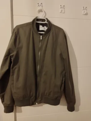 Cazadora verde oliva