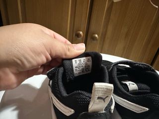 Zapatillas Puma niño negras y blancas