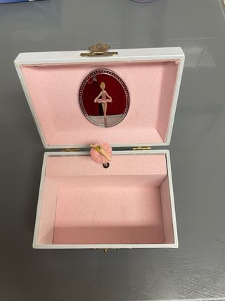 Joyero musical con gatos y mariposas