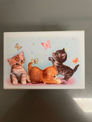 Joyero musical con gatos y mariposas