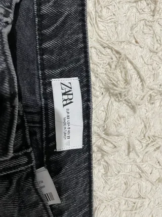Vaqueros rectos Zara grises
