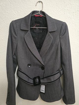 Blazer SC gris con cinturón Talla S